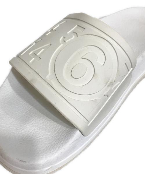 MM6 Maison Margiela（エムエムシックスメゾンマルジェラ）MM6 Maison Margiela (エムエムシックス メゾンマルジェラ) シャワーサンダル ホワイト サイズ:36の古着・服飾アイテム