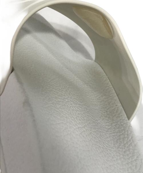 MM6 Maison Margiela（エムエムシックスメゾンマルジェラ）MM6 Maison Margiela (エムエムシックス メゾンマルジェラ) シャワーサンダル ホワイト サイズ:36の古着・服飾アイテム