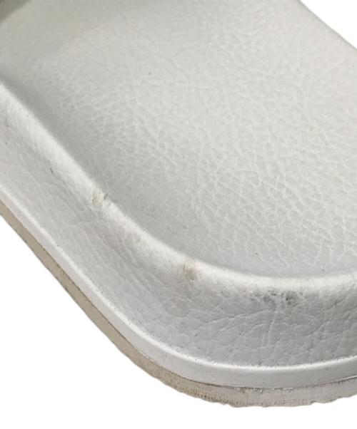 MM6 Maison Margiela（エムエムシックスメゾンマルジェラ）MM6 Maison Margiela (エムエムシックス メゾンマルジェラ) シャワーサンダル ホワイト サイズ:36の古着・服飾アイテム