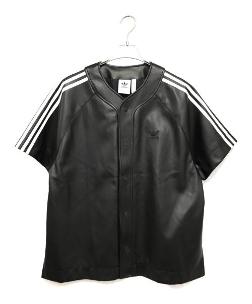 adidas（アディダス）adidas (アディダス) フェイクレザー アディカラー スリーストライプス ベースボールシャツ ブラック サイズ:Lの古着・服飾アイテム