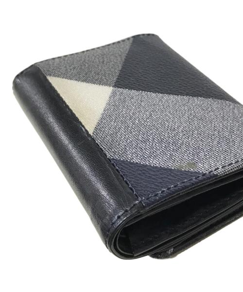 BLACK LABEL CRESTBRIDGE（ブラックレーベル クレストブリッジ）BLACK LABEL CRESTBRIDGE (ブラックレーベル クレストブリッジ) 3つ折り財布 ブラック×レッドの古着・服飾アイテム