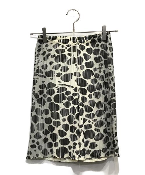 PLEATS PLEASE（プリーツプリーズ）PLEATS PLEASE (プリーツプリーズ) ヒョウ柄プリーツハーフパンツ グリーン サイズ:3の古着・服飾アイテム