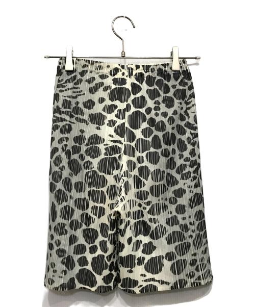 PLEATS PLEASE（プリーツプリーズ）PLEATS PLEASE (プリーツプリーズ) ヒョウ柄プリーツハーフパンツ グリーン サイズ:3の古着・服飾アイテム