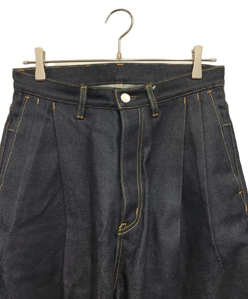 SUBLATIONS（サブレーションズ）SUBLATIONS (サブレーションズ) TUCK WIDE DENIM PANTS インディゴの古着・服飾アイテム