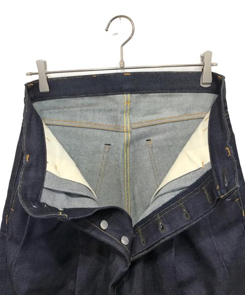 SUBLATIONS（サブレーションズ）SUBLATIONS (サブレーションズ) TUCK WIDE DENIM PANTS インディゴの古着・服飾アイテム