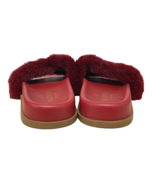 VALENTINO GARAVANI（ヴァレンティノ・ガラヴァーニ）VALENTINO GARAVANI (ヴァレンティノ・ガラヴァーニ) スタッズファーサンダル レッド サイズ:36の古着・服飾アイテム