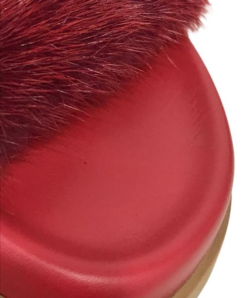 VALENTINO GARAVANI（ヴァレンティノ・ガラヴァーニ）VALENTINO GARAVANI (ヴァレンティノ・ガラヴァーニ) スタッズファーサンダル レッド サイズ:36の古着・服飾アイテム