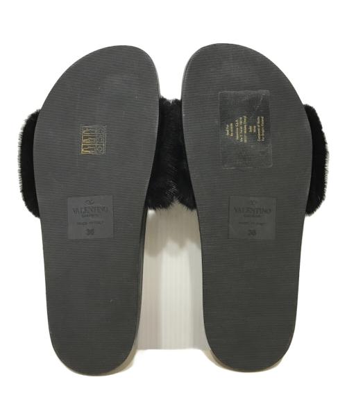 VALENTINO GARAVANI（ヴァレンティノ・ガラヴァーニ）VALENTINO GARAVANI (ヴァレンティノ・ガラヴァーニ) スタッズファーサンダル ブラック サイズ:36の古着・服飾アイテム