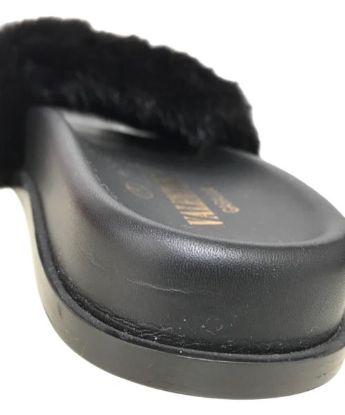 VALENTINO GARAVANI（ヴァレンティノ・ガラヴァーニ）VALENTINO GARAVANI (ヴァレンティノ・ガラヴァーニ) スタッズファーサンダル ブラック サイズ:36の古着・服飾アイテム