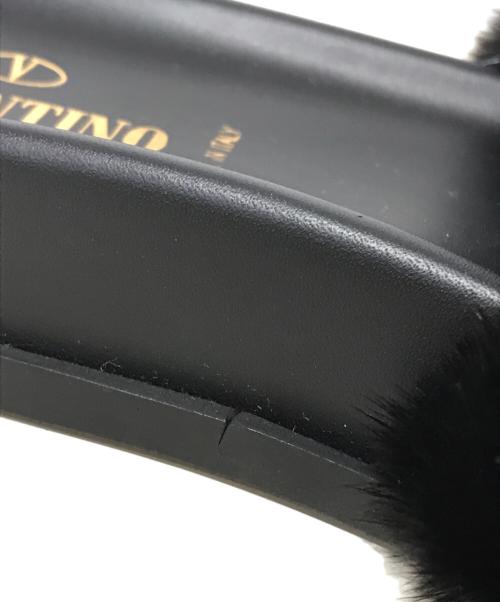 VALENTINO GARAVANI（ヴァレンティノ・ガラヴァーニ）VALENTINO GARAVANI (ヴァレンティノ・ガラヴァーニ) スタッズファーサンダル ブラック サイズ:36の古着・服飾アイテム