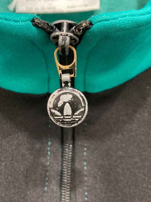 adidas（アディダス）adidas (アディダス) 古着トラックジャケット ブラック×ブルー サイズ:Ｍの古着・服飾アイテム