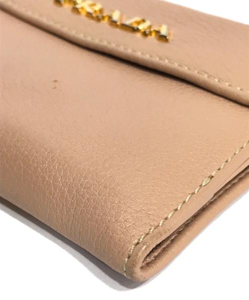 PRADA（プラダ）PRADA (プラダ) 2つ折り財布 ピンクベージュの古着・服飾アイテム