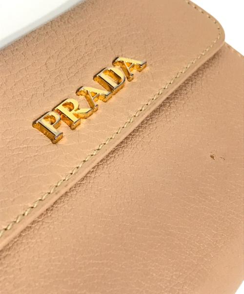 PRADA（プラダ）PRADA (プラダ) 2つ折り財布 ピンクベージュの古着・服飾アイテム