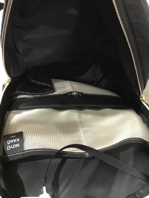 NIZYU KANO（ニジュウカノウ）NIZYU KANO (ニジュウカノウ) 別注 ライトナイロンリュック S ブラックの古着・服飾アイテム