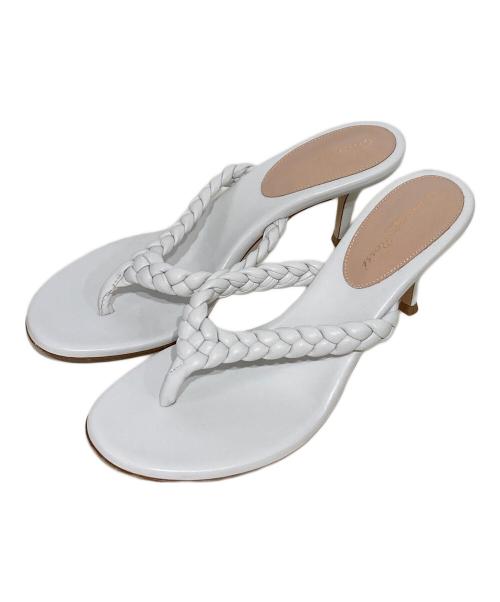 Gianvito Rossi（ジャンヴィト ロッシ）Gianvito Rossi (ジャンヴィト・ロッシ) TROPEA 編込みレザーサンダル ホワイト サイズ:381/2の古着・服飾アイテム