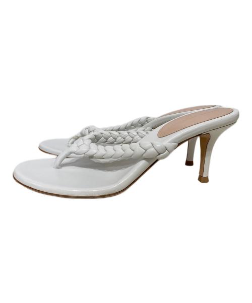 Gianvito Rossi（ジャンヴィト ロッシ）Gianvito Rossi (ジャンヴィト・ロッシ) TROPEA 編込みレザーサンダル ホワイト サイズ:381/2の古着・服飾アイテム