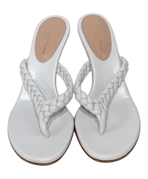 Gianvito Rossi（ジャンヴィト ロッシ）Gianvito Rossi (ジャンヴィト・ロッシ) TROPEA 編込みレザーサンダル ホワイト サイズ:381/2の古着・服飾アイテム