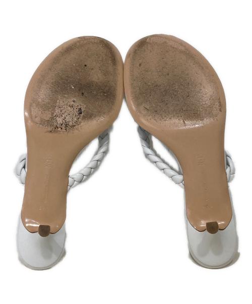 Gianvito Rossi（ジャンヴィト ロッシ）Gianvito Rossi (ジャンヴィト・ロッシ) TROPEA 編込みレザーサンダル ホワイト サイズ:381/2の古着・服飾アイテム