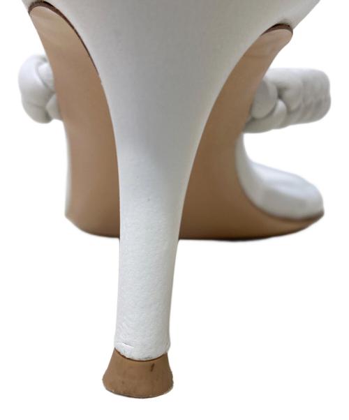 Gianvito Rossi（ジャンヴィト ロッシ）Gianvito Rossi (ジャンヴィト・ロッシ) TROPEA 編込みレザーサンダル ホワイト サイズ:381/2の古着・服飾アイテム