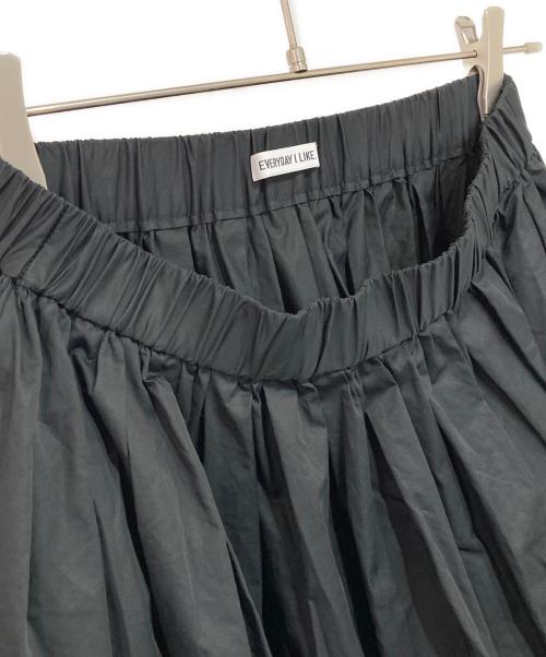 EVERYDAY I LIKE.（エヴリデイ アイ ライク）EVERYDAY I LIKE. (エヴリデイ アイ ライク) Cotton Dramatic ギャザースカート ブラック サイズ:記載なしの古着・服飾アイテム