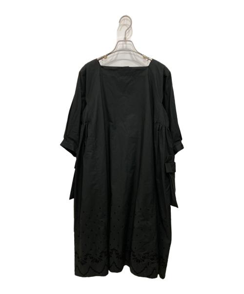 tricot COMME des GARCONS（トリココムデギャルソン）tricot COMME des GARCONS (トリココムデギャルソン) バックギャザー刺繍カットオフワンピース ブラック サイズ:Sの古着・服飾アイテム