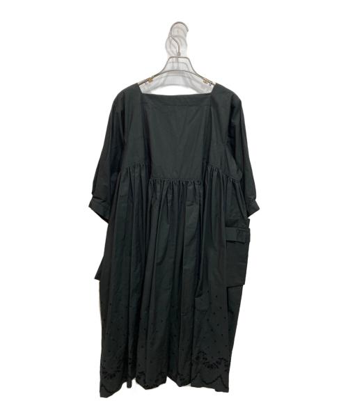 tricot COMME des GARCONS（トリココムデギャルソン）tricot COMME des GARCONS (トリココムデギャルソン) バックギャザー刺繍カットオフワンピース ブラック サイズ:Sの古着・服飾アイテム