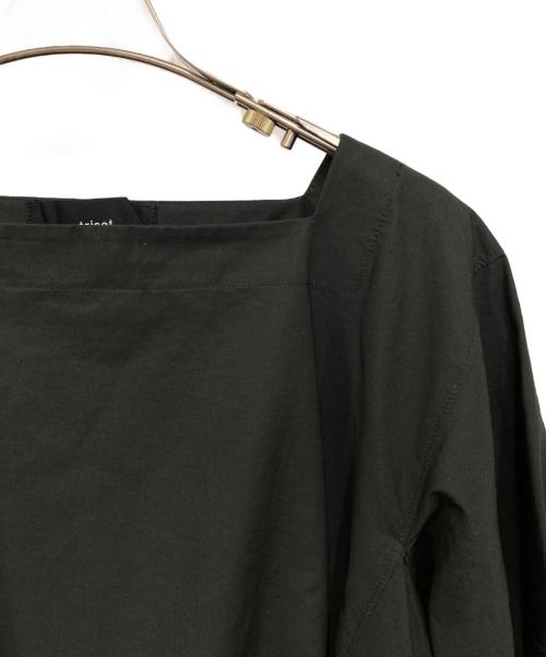 tricot COMME des GARCONS（トリココムデギャルソン）tricot COMME des GARCONS (トリココムデギャルソン) バックギャザー刺繍カットオフワンピース ブラック サイズ:Sの古着・服飾アイテム