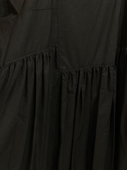 tricot COMME des GARCONS（トリココムデギャルソン）tricot COMME des GARCONS (トリココムデギャルソン) バックギャザー刺繍カットオフワンピース ブラック サイズ:Sの古着・服飾アイテム