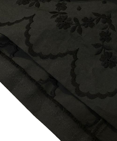 tricot COMME des GARCONS（トリココムデギャルソン）tricot COMME des GARCONS (トリココムデギャルソン) バックギャザー刺繍カットオフワンピース ブラック サイズ:Sの古着・服飾アイテム