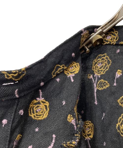 TSUHARU by samansa Mos2（ツハル バイ サマンサモスモス）TSUHARU by samansa Mos2 (ツハル バイ サマンサモスモス) ローズ柄総刺繍コート ブラック サイズ:FREEの古着・服飾アイテム