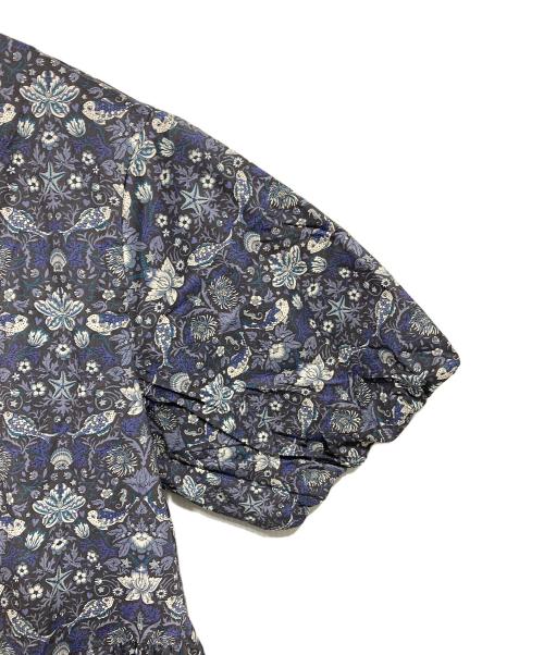 TSUHARU by samansa Mos2（ツハル バイ サマンサモスモス）TSUHARU by samansa Mos2 (ツハル バイ サマンサモスモス) LIBERTY Akinobu柄袖バルーンワンピース ブルー サイズ:FREEの古着・服飾アイテム