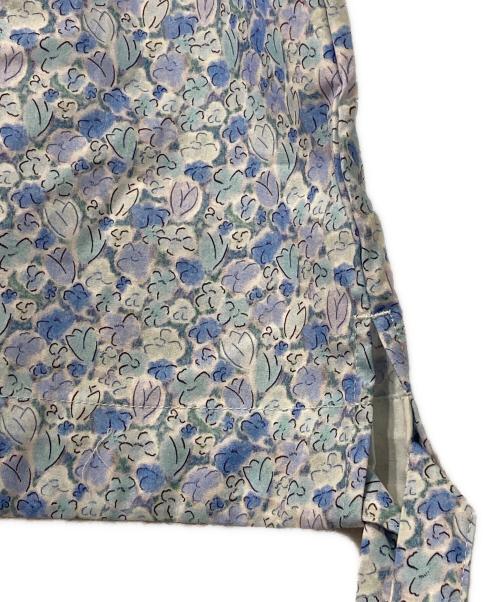 TSUHARU by samansa Mos2（ツハル バイ サマンサモスモス）TSUHARU by samansa Mos2 (ツハル バイ サマンサモスモス) Swift’s Song柄裾絞りブラウス ブルー サイズ:FREEの古着・服飾アイテム