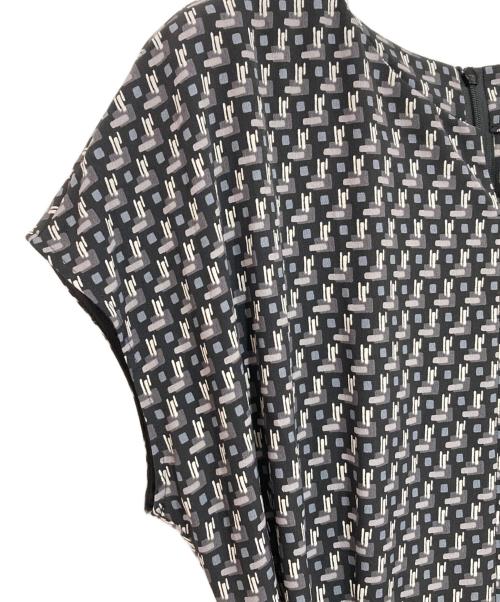 UNTITLED（アンタイトル）UNTITLED (アンタイトル) ジオメ柄 マーメイドワンピース ブラック サイズ:3の古着・服飾アイテム