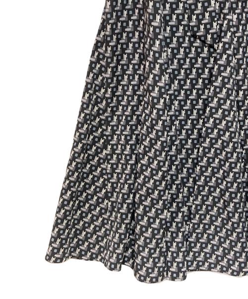 UNTITLED（アンタイトル）UNTITLED (アンタイトル) ジオメ柄 マーメイドワンピース ブラック サイズ:3の古着・服飾アイテム