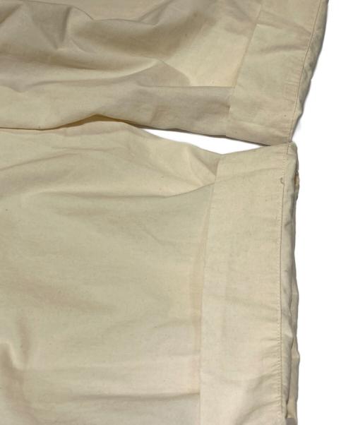 ARTS&SCIENCE（アーツアンドサイエンス）ARTS&SCIENCE (アーツアンドサイエンス) クロップド パンツ アイボリー サイズ:1の古着・服飾アイテム