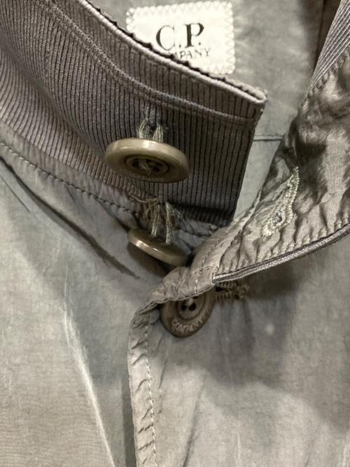 C.P COMPANY（シーピーカンパニー）C.P COMPANY (シーピーカンパニー) Chrome-R Full Button Jacket グレー サイズ:Mの古着・服飾アイテム