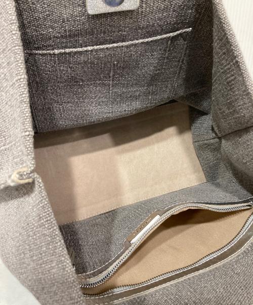 IACUCCI（イアクッチ）IACUCCI (イアクッチ) SORBETTO メタリックレザーリネントートバッグM グレーの古着・服飾アイテム