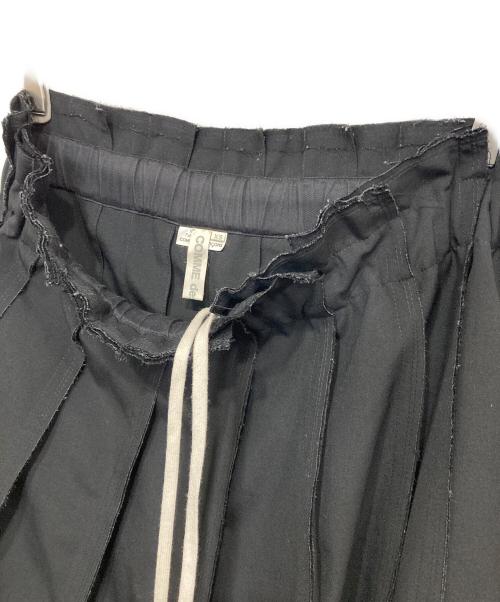 COMME des GARCONS（コムデギャルソン）COMME des GARCONS (コムデギャルソン) カットオフプリーツスカート ブラック サイズ:XSの古着・服飾アイテム
