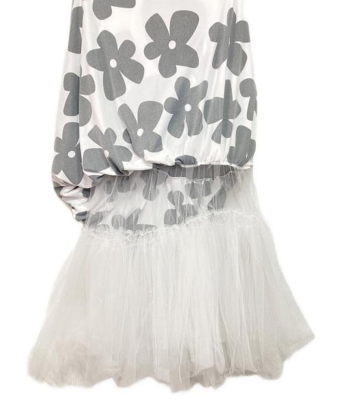 COMME des GARCONS（コムデギャルソン）COMME des GARCONS (コムデギャルソン) 22SSチュールレイヤード ノースリーブ フローラル ドレス ホワイト×ブラック サイズ:XSの古着・服飾アイテム