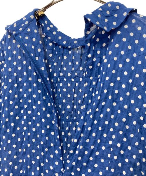 Jane Marple Dans Le Salon（ジェーンマープルネザーランドル サロン）Jane Marple Dans Le Salon (ジェーンマープルネザーランドル サロン) Ploka dots shirring dress/Ploka dots シャーリングドレス ブルー サイズ:Mの古着・服飾アイテム