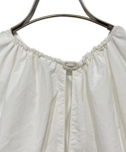 emmi（エミ）emmi (エミ) ナイロンギャザーボリュームワンピース ホワイト サイズ:1の古着・服飾アイテム