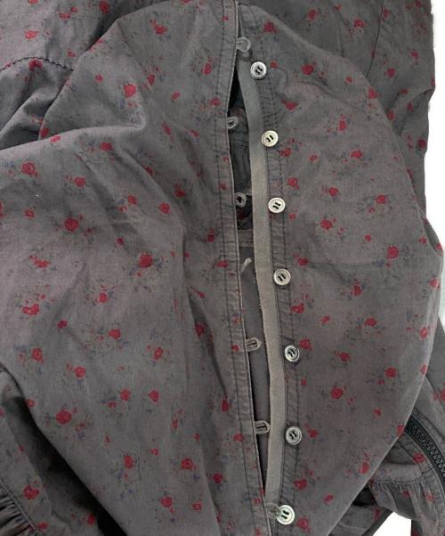 tricot COMME des GARCONS（トリココムデギャルソン）tricot COMME des GARCONS (トリココムデギャルソン) フラワープリントギミックワンピウース グレー サイズ:Sの古着・服飾アイテム