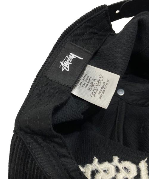 stussy（ステューシー）stussy (ステューシー) MID-DEPTH OLD ENGLISH SNAPBACK BLACK ブラックの古着・服飾アイテム