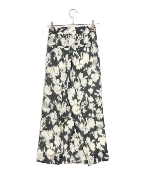 IENA（イエナ）IENA (イエナ) 掠りフラワー ピンタックストレートパンツ グレー サイズ:34の古着・服飾アイテム