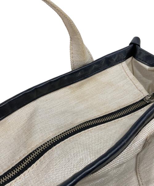 MARC JACOBS（マークジェイコブズ）MARC JACOBS (マークジェイコブス) オフホワイト スモール THE Summer トートバッグ アイボリーの古着・服飾アイテム