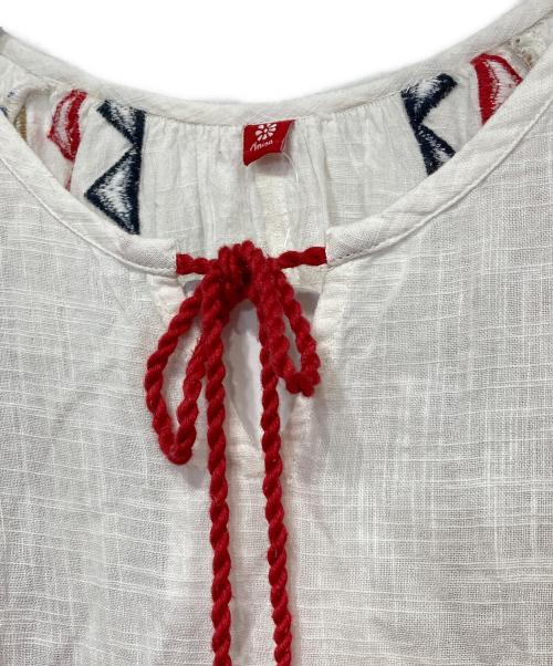 Amina（アミナ）Amina (アミナ) バフラ刺繍ワンピース ホワイト サイズ:-の古着・服飾アイテム