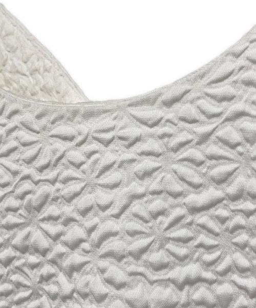 anana（アナナ）anana (アナナ) ふくれフラワージャガードチュニックブラウス ホワイト サイズ:Fの古着・服飾アイテム