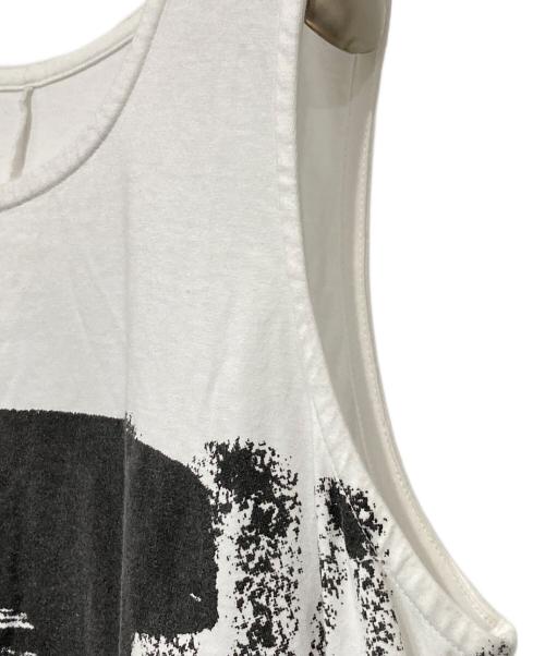 MOYURU（モユル）MOYURU (モユル) プリントノースリーブワンピース ホワイト サイズ:M-Lの古着・服飾アイテム