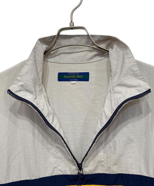 D.C.WHITE ATLANTIC FIELD（ディーシーホワイト アトランティックフィールド）D.C.WHITE ATLANTIC FIELD (ディーシーホワイト アトランティックフィールド) TRAINING BLOUSON ベージュ サイズ:Lの古着・服飾アイテム