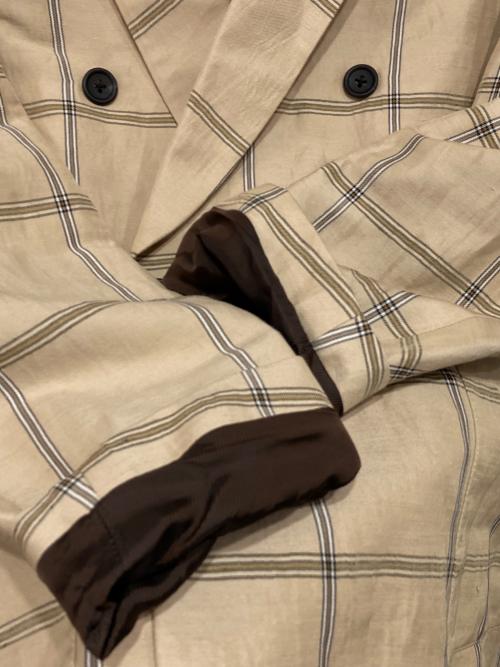 TOMORROW LAND（トゥモローランド）TOMORROW LAND (トゥモローランド) リネンポリエステルカルゼ 4Bダブルブレストテーラードジャケット ベージュ サイズ:XSの古着・服飾アイテム